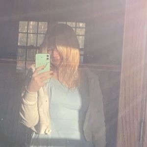 Meet your Posher, Isabelle